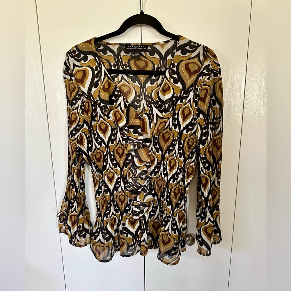 Elegant Women's Geometric Blouse